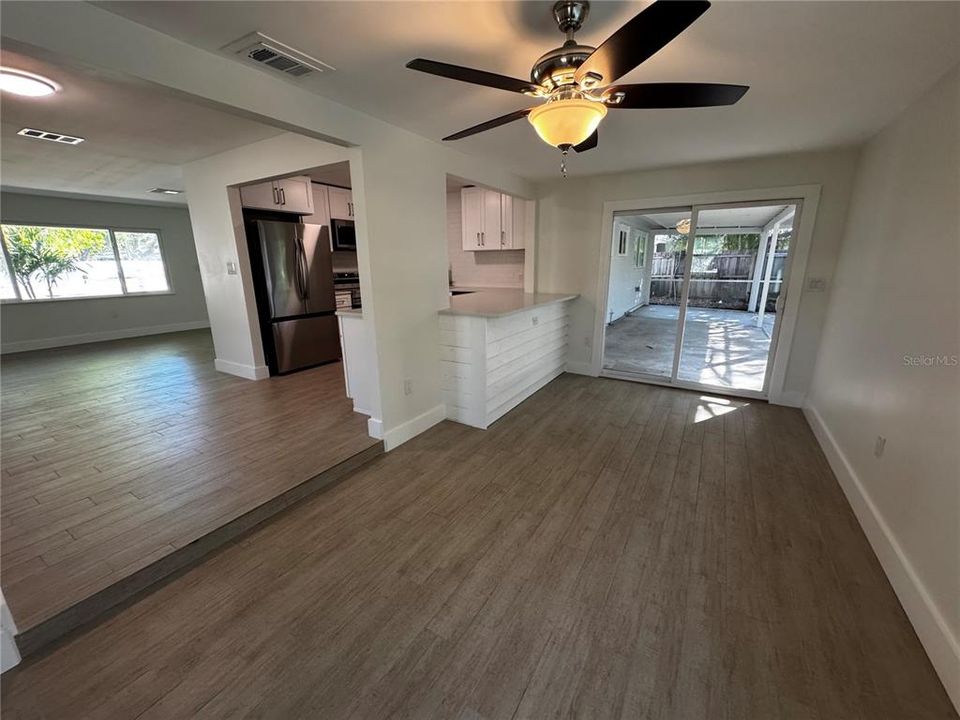 Activo con contrato: $575,000 (3 camas, 2 baños, 1530 Pies cuadrados)