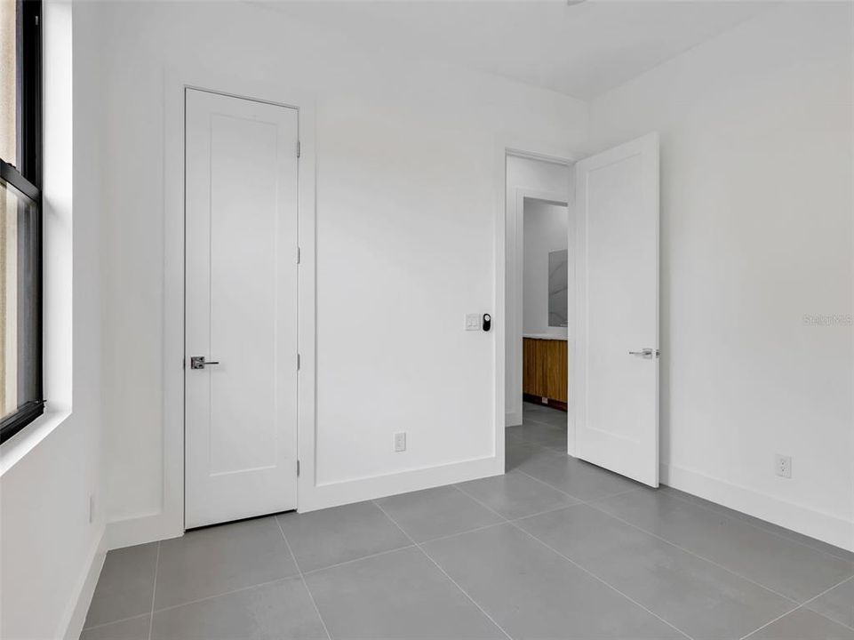 Под контрактом: $425,000 (3 спален, 2 ванн, 1831 Квадратных фут)