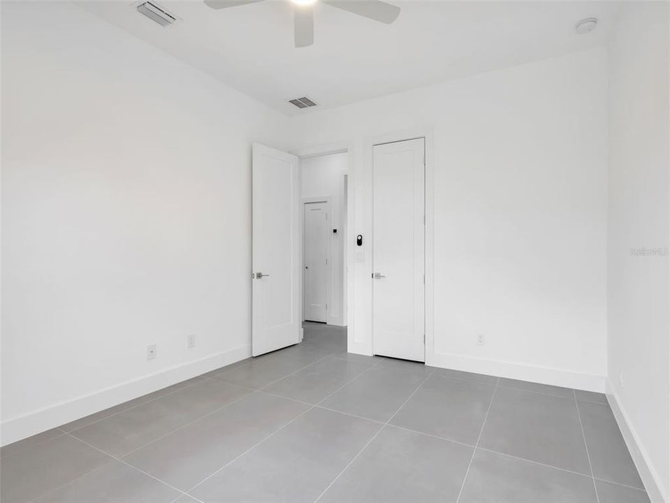 Под контрактом: $425,000 (3 спален, 2 ванн, 1831 Квадратных фут)