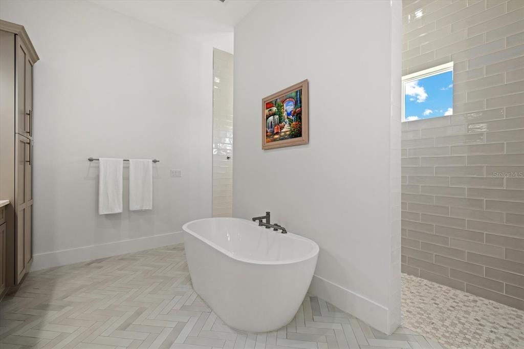 For Sale: $3,348,000 (4 beds, 4 baths, 4209 Square Feet)
