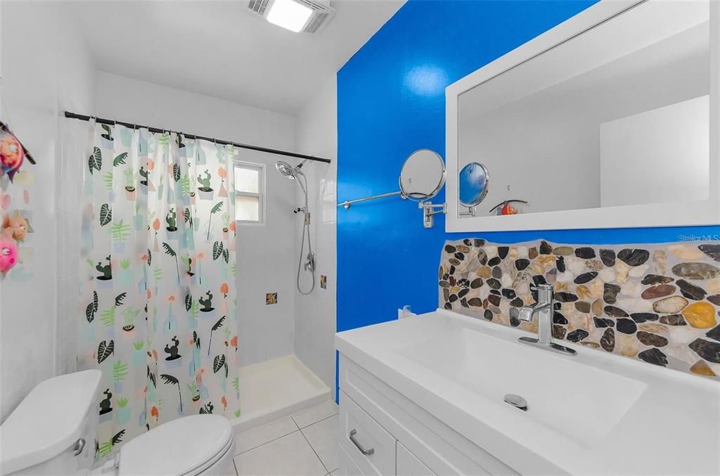 For Sale: $390,000 (2 beds, 2 baths, 1307 Square Feet)