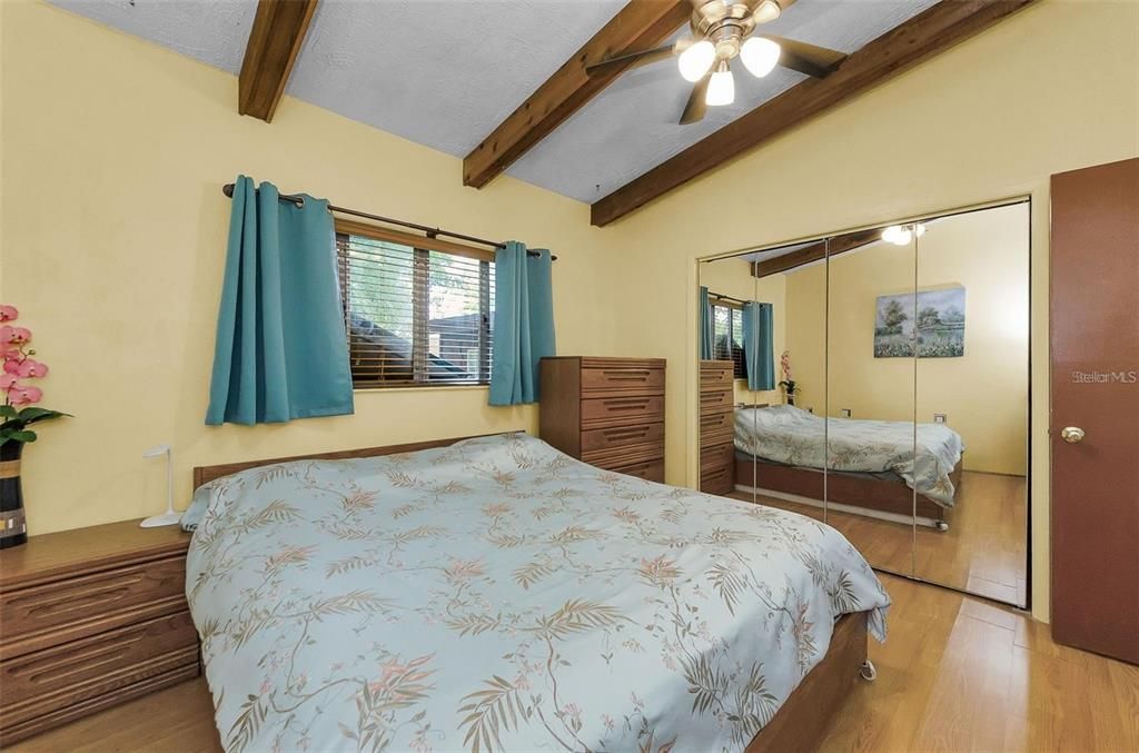 For Sale: $390,000 (2 beds, 2 baths, 1307 Square Feet)