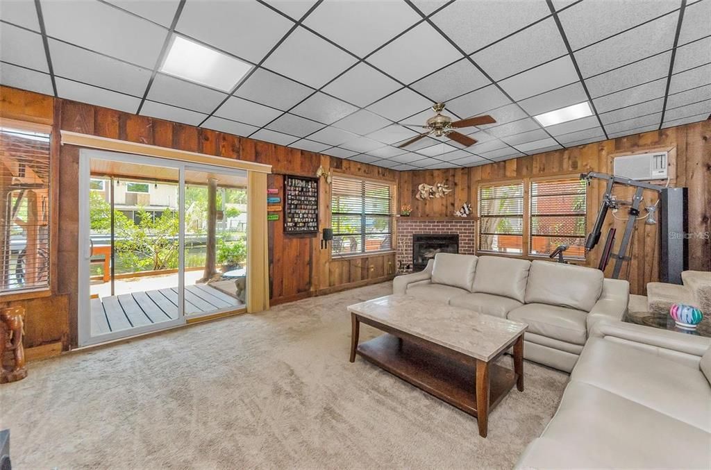 For Sale: $390,000 (2 beds, 2 baths, 1307 Square Feet)