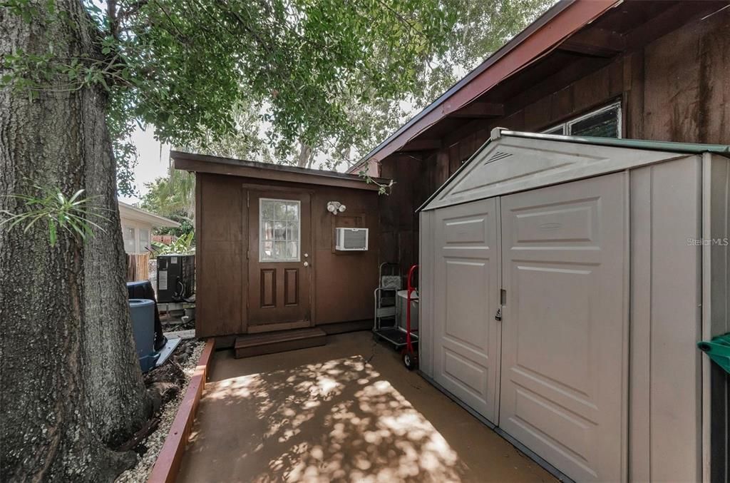 For Sale: $390,000 (2 beds, 2 baths, 1307 Square Feet)