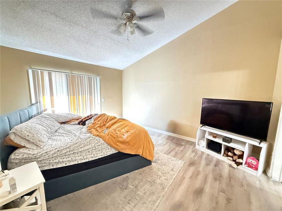 For Sale: $219,900 (3 beds, 2 baths, 1326 Square Feet)