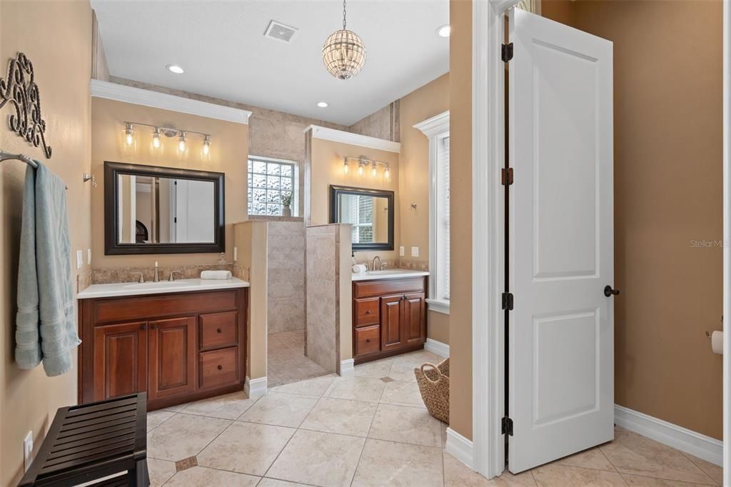 For Sale: $2,149,000 (5 beds, 3 baths, 4075 Square Feet)