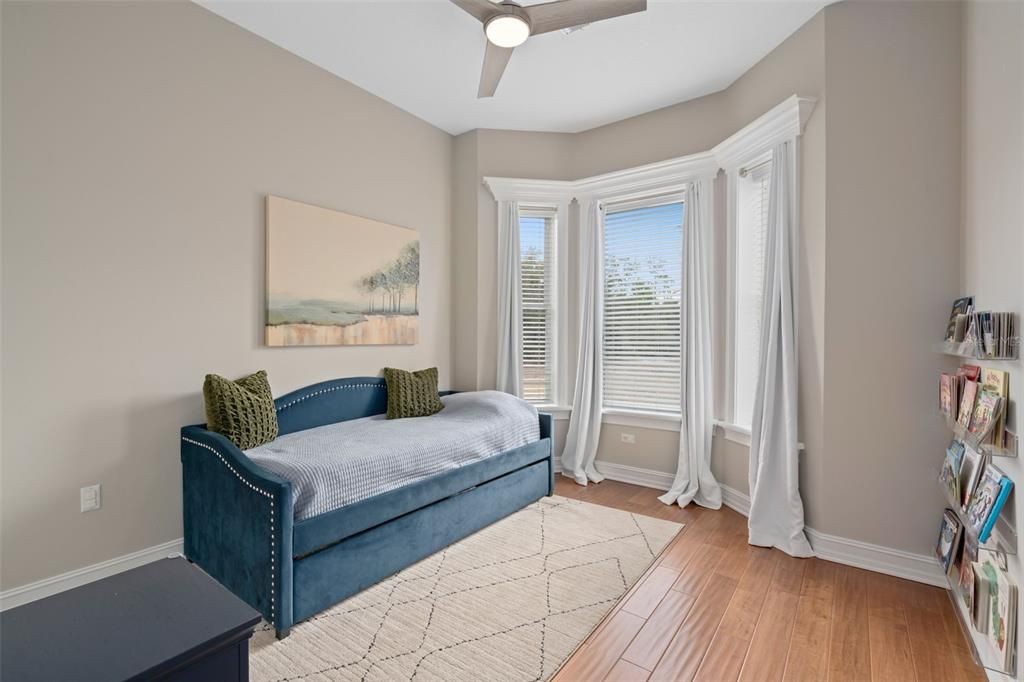 For Sale: $2,149,000 (5 beds, 3 baths, 4075 Square Feet)