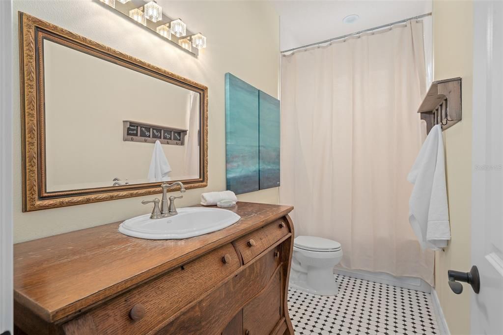For Sale: $2,149,000 (5 beds, 3 baths, 4075 Square Feet)