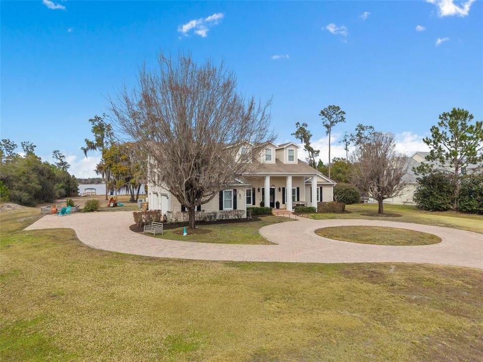 For Sale: $2,149,000 (5 beds, 3 baths, 4075 Square Feet)
