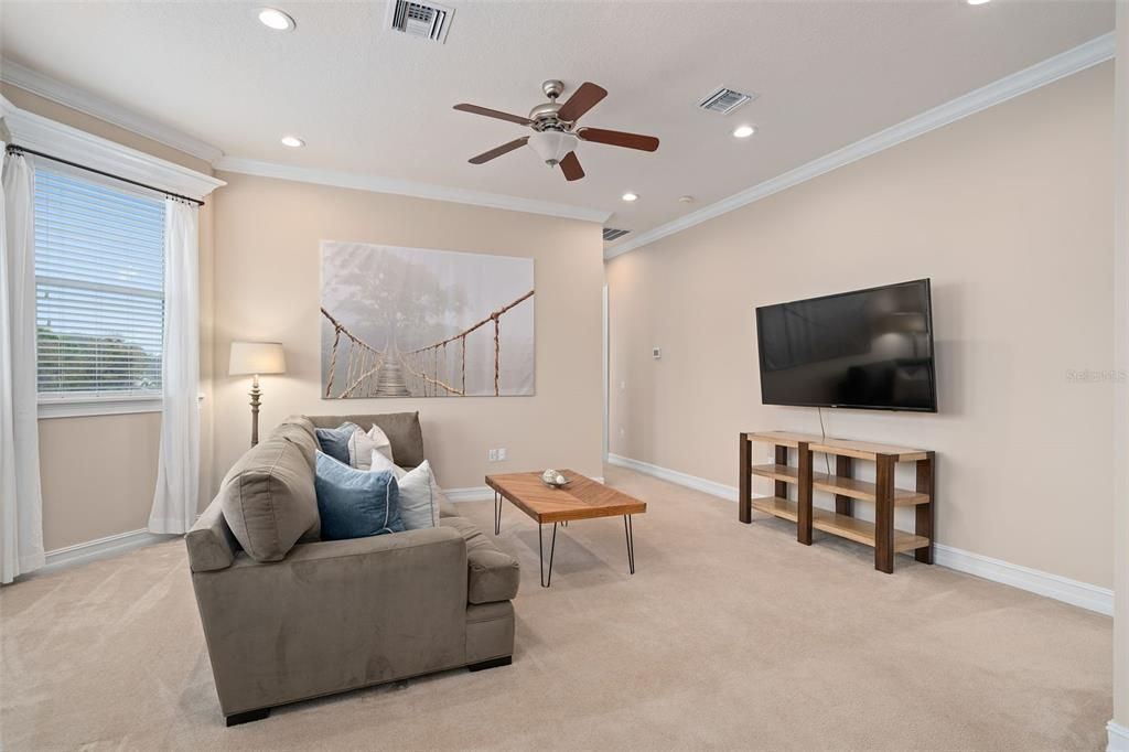 For Sale: $2,149,000 (5 beds, 3 baths, 4075 Square Feet)
