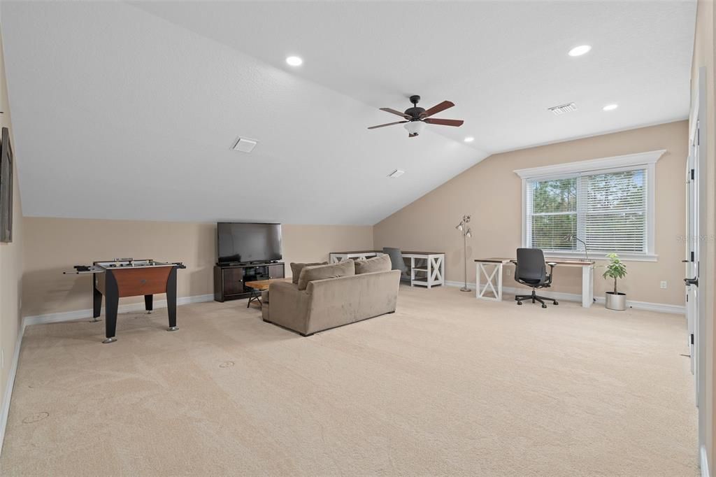 For Sale: $2,149,000 (5 beds, 3 baths, 4075 Square Feet)