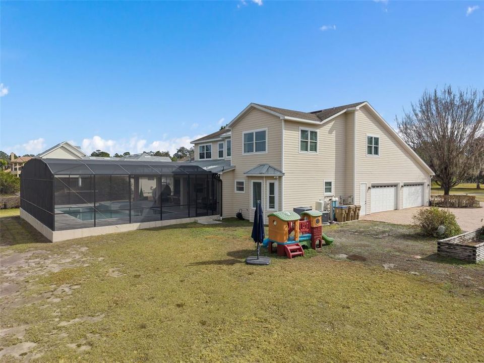 For Sale: $2,149,000 (5 beds, 3 baths, 4075 Square Feet)