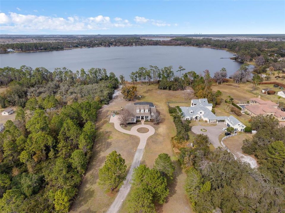 For Sale: $2,149,000 (5 beds, 3 baths, 4075 Square Feet)