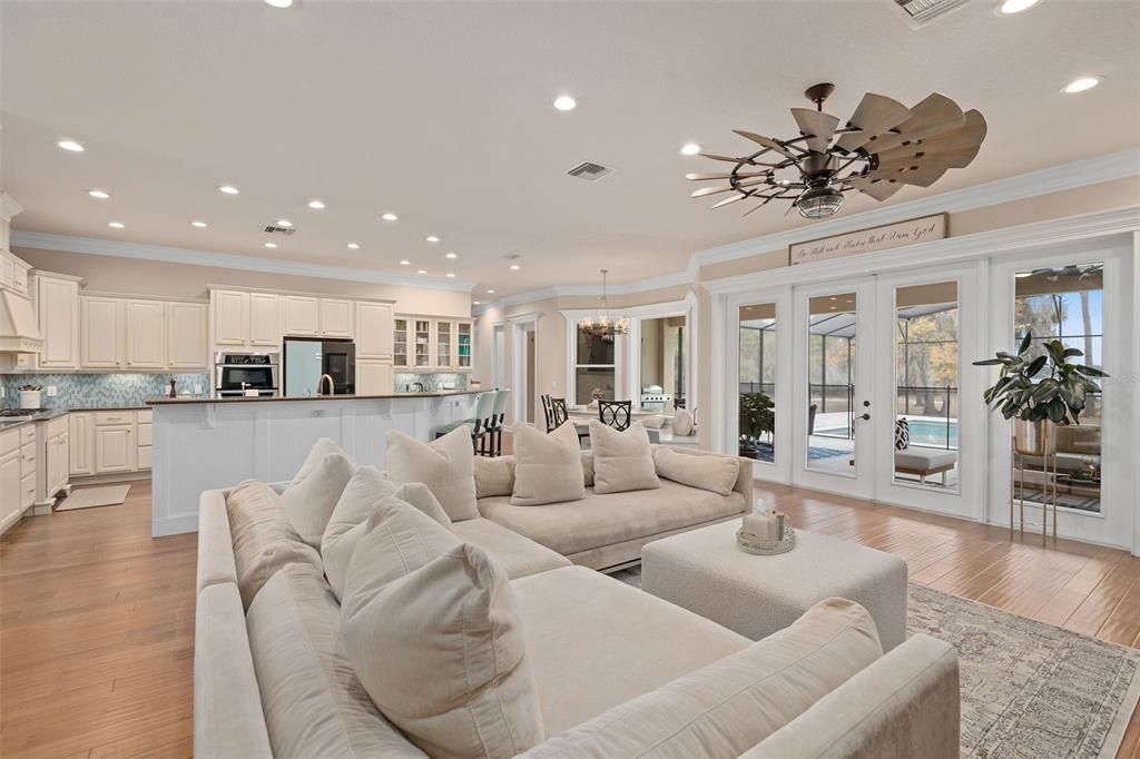 For Sale: $2,149,000 (5 beds, 3 baths, 4075 Square Feet)