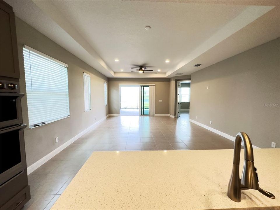 出租: $3,000 (2 贝兹, 2 浴室, 1579 平方英尺)