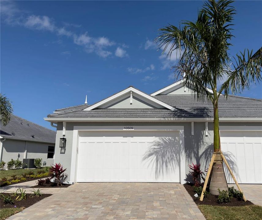 出租: $3,000 (2 贝兹, 2 浴室, 1579 平方英尺)