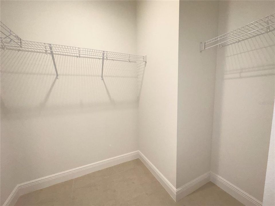 出租: $3,000 (2 贝兹, 2 浴室, 1579 平方英尺)