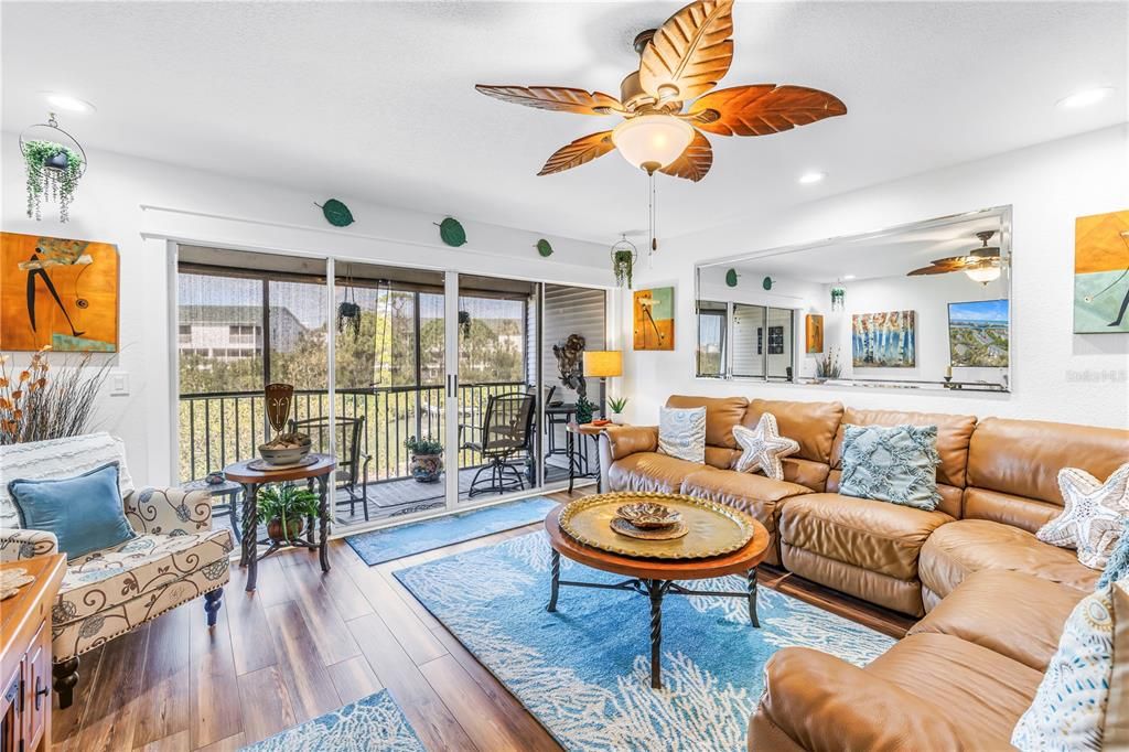 En Venta: $488,500 (4 camas, 4 baños, 2174 Pies cuadrados)