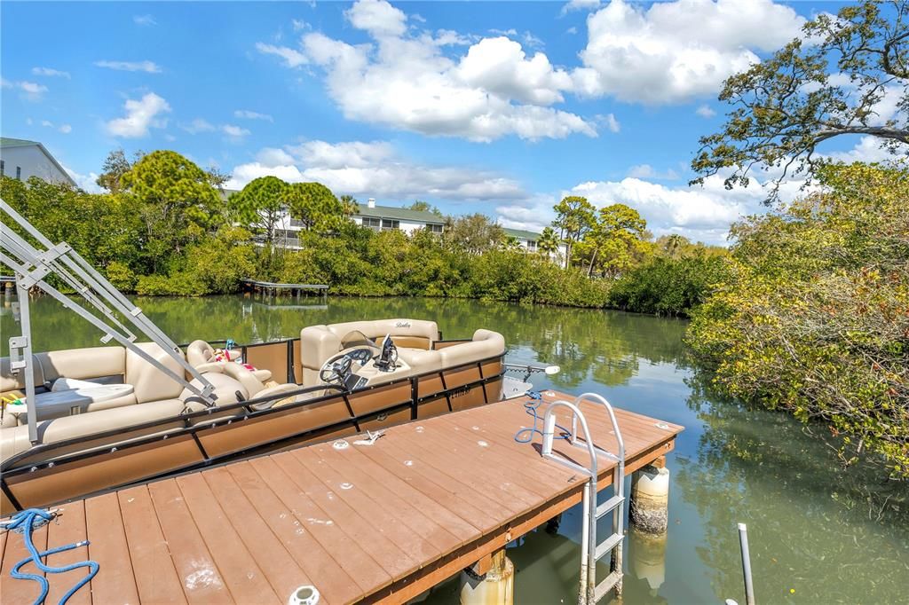 En Venta: $488,500 (4 camas, 4 baños, 2174 Pies cuadrados)