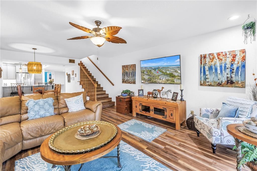 En Venta: $488,500 (4 camas, 4 baños, 2174 Pies cuadrados)