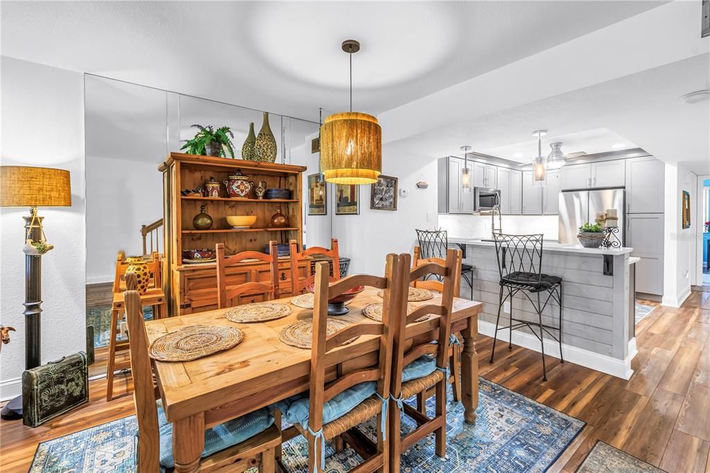 En Venta: $488,500 (4 camas, 4 baños, 2174 Pies cuadrados)