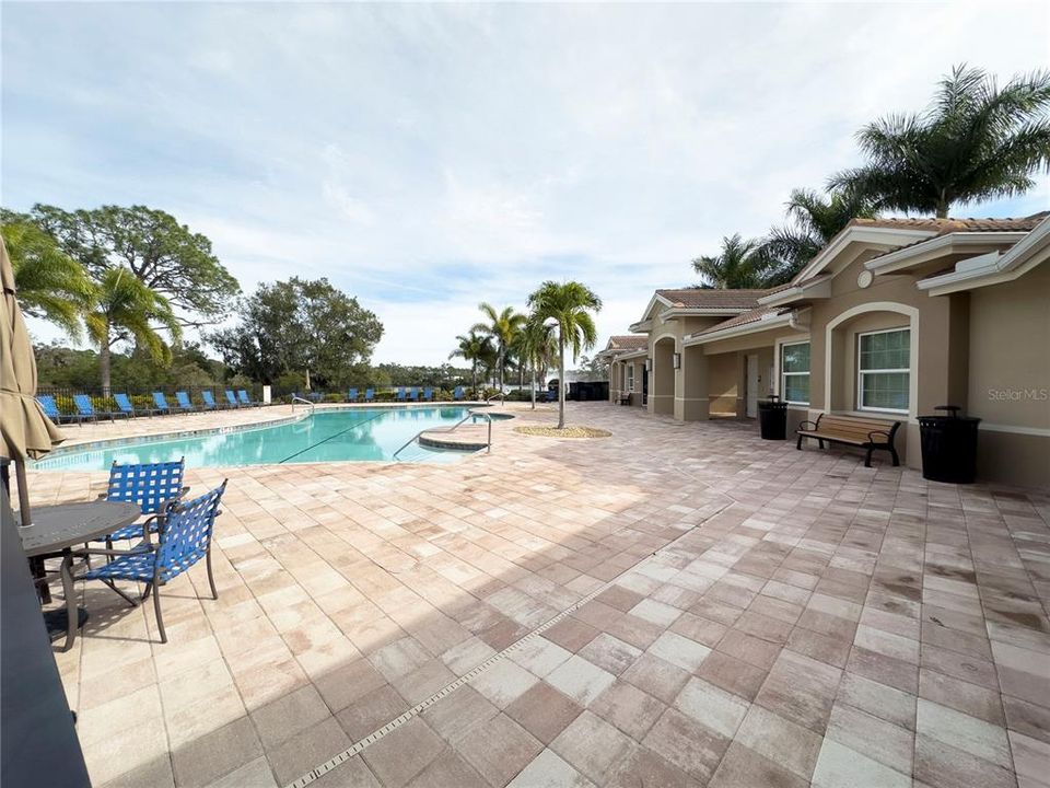 For Rent: $3,000 (3 beds, 2 baths, 1984 Square Feet)