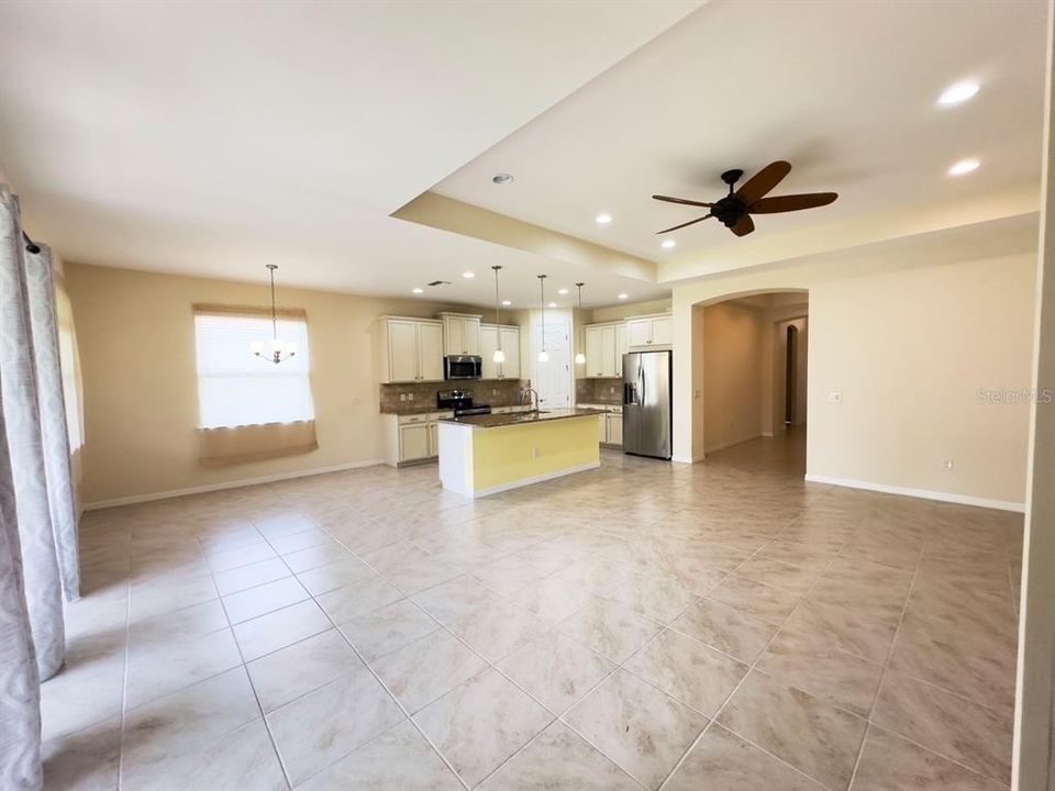 For Rent: $3,000 (3 beds, 2 baths, 1984 Square Feet)