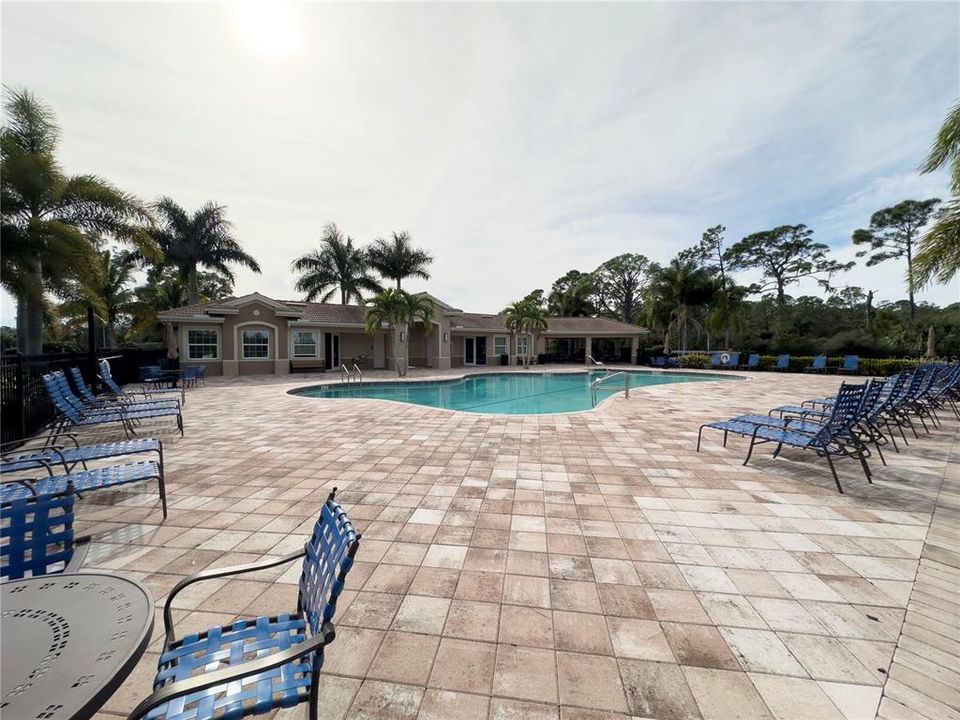 For Rent: $3,000 (3 beds, 2 baths, 1984 Square Feet)