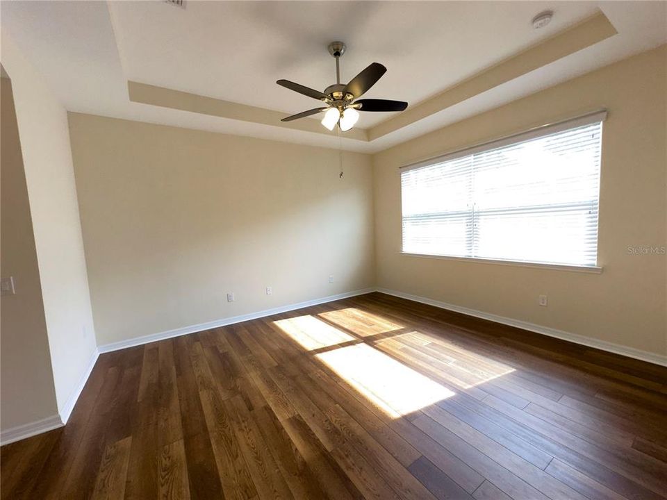 For Rent: $3,000 (3 beds, 2 baths, 1984 Square Feet)