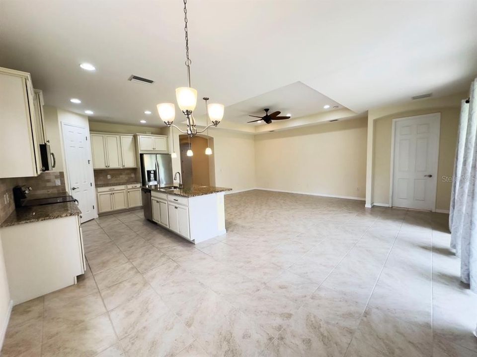 For Rent: $3,000 (3 beds, 2 baths, 1984 Square Feet)