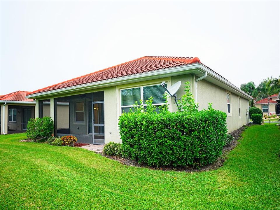 For Rent: $3,000 (3 beds, 2 baths, 1984 Square Feet)