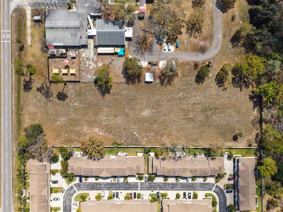 待售: $2,999,900 (2.30 acres)