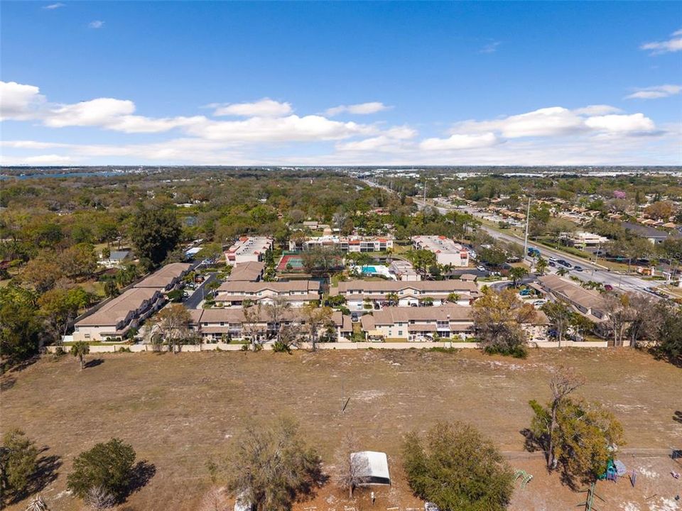 待售: $2,999,900 (2.30 acres)