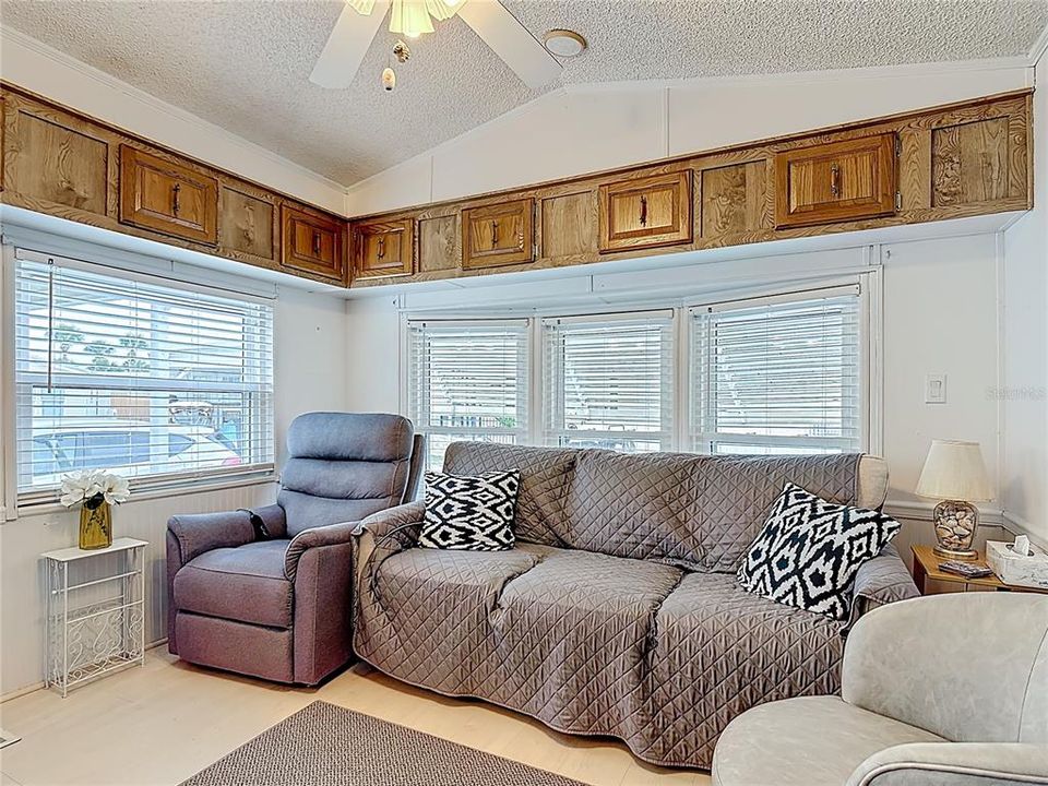 На продажу: $114,900 (1 спален, 1 ванн, 698 Квадратных фут)
