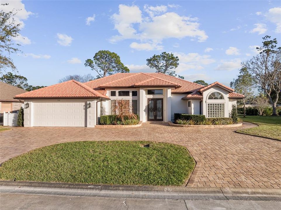 Vendido Recientemente: $649,900 (3 camas, 2 baños, 1980 Pies cuadrados)