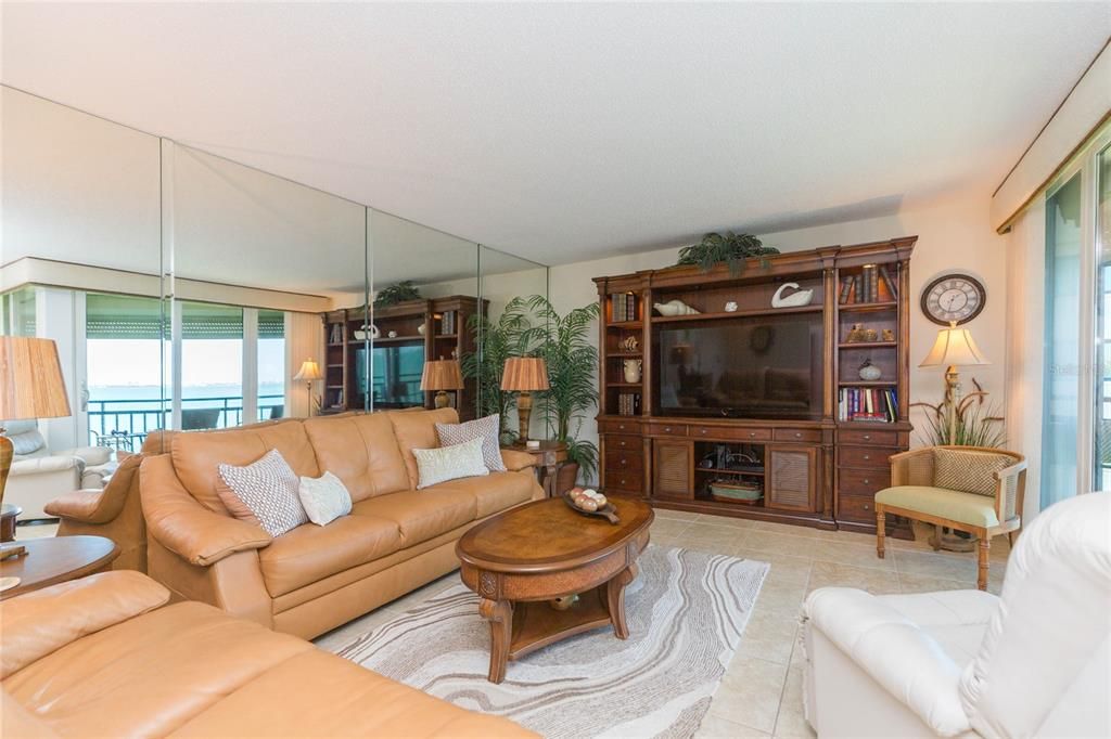 Activo con contrato: $564,000 (2 camas, 2 baños, 1315 Pies cuadrados)