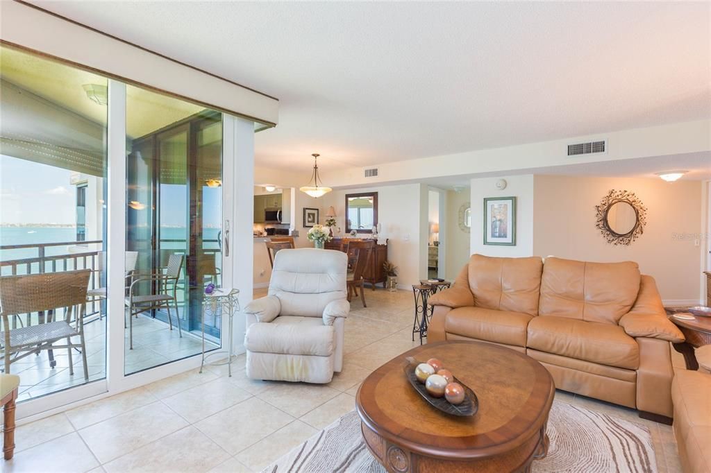 Activo con contrato: $564,000 (2 camas, 2 baños, 1315 Pies cuadrados)