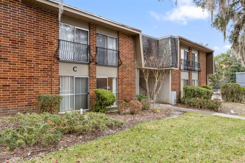 For Sale: $145,000 (1 beds, 1 baths, 574 Square Feet)