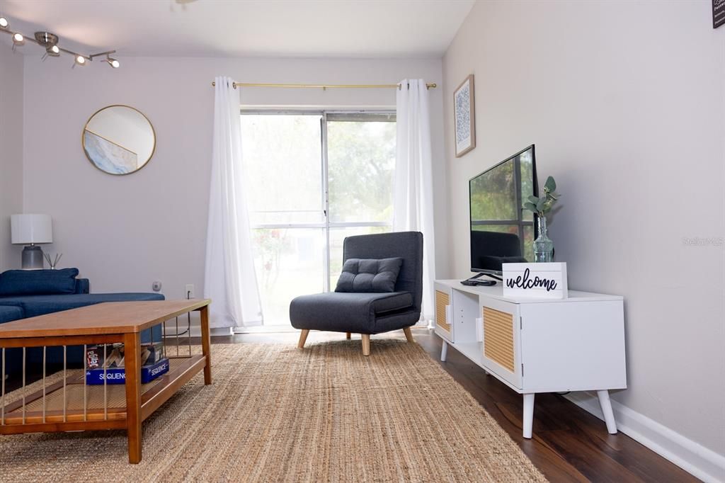 For Sale: $145,000 (1 beds, 1 baths, 574 Square Feet)