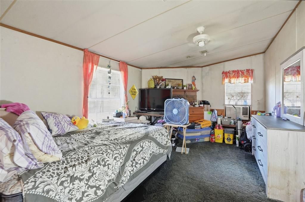 На продажу: $160,000 (3 спален, 2 ванн, 1242 Квадратных фут)