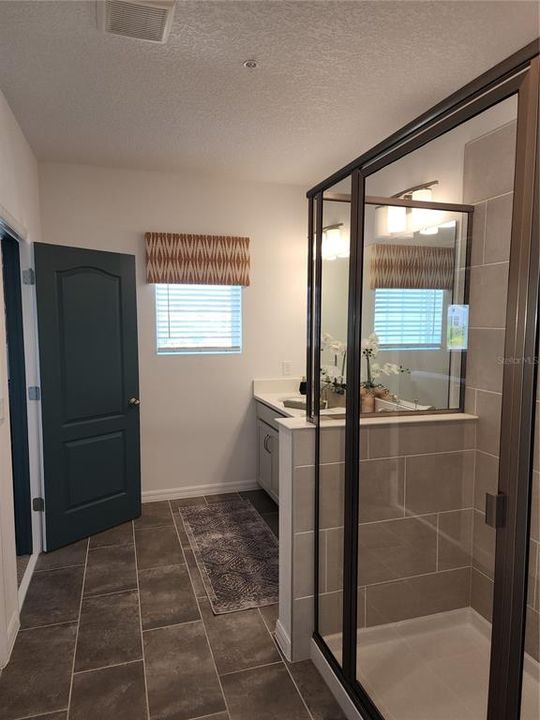 For Rent: $3,800 (3 beds, 2 baths, 1844 Square Feet)