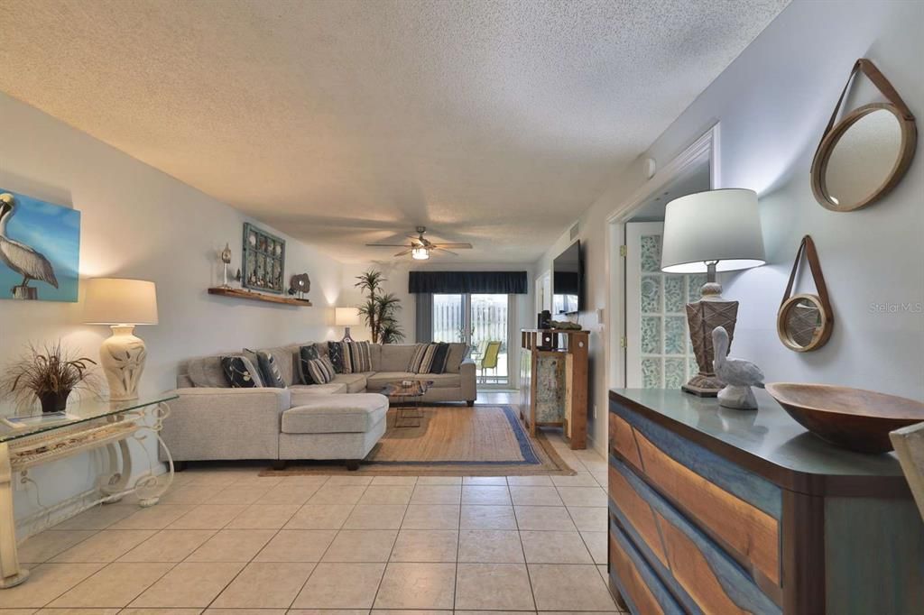Activo con contrato: $409,000 (3 camas, 2 baños, 1174 Pies cuadrados)