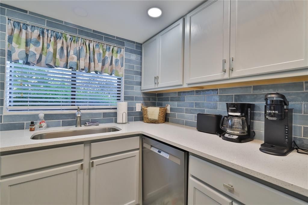 Activo con contrato: $409,000 (3 camas, 2 baños, 1174 Pies cuadrados)