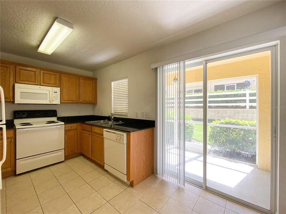 Active With Contract: $1,645 (2 beds, 2 baths, 1560 Square Feet)