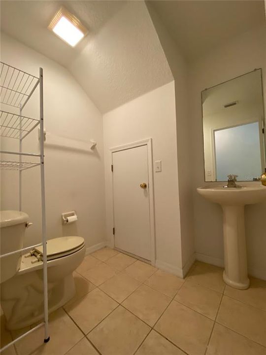 Active With Contract: $1,645 (2 beds, 2 baths, 1560 Square Feet)