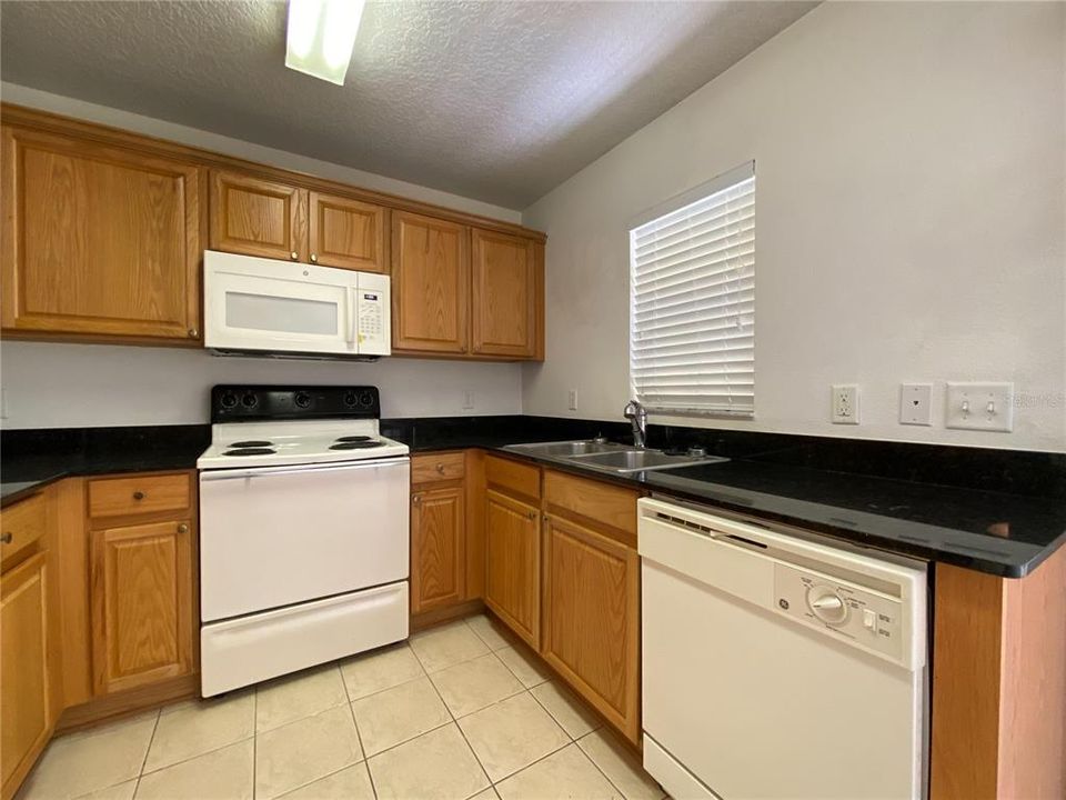 Active With Contract: $1,645 (2 beds, 2 baths, 1560 Square Feet)