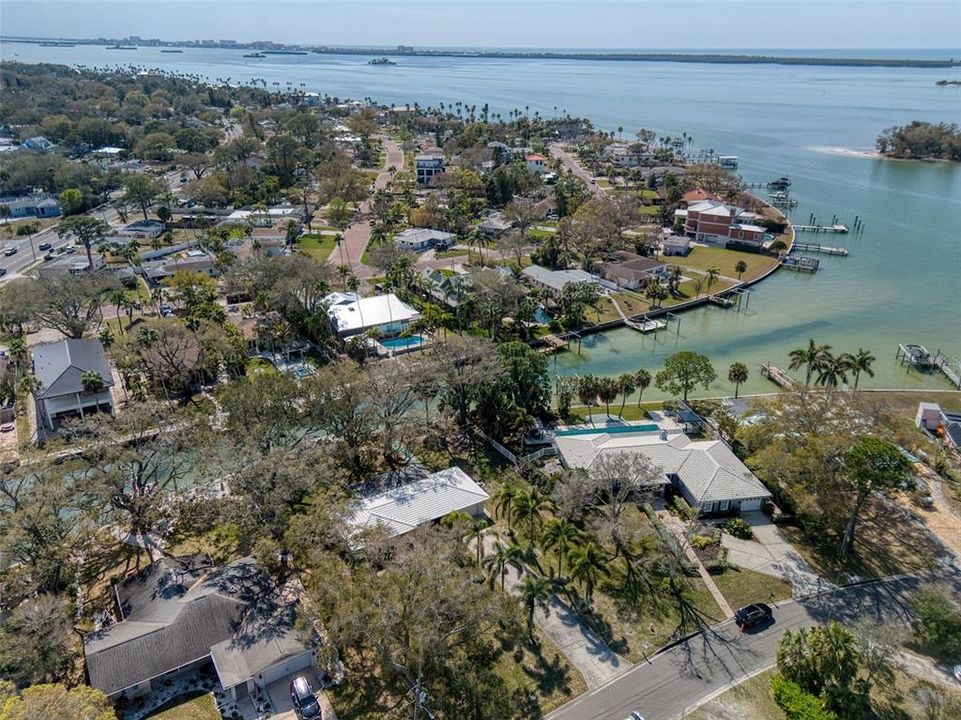 For Sale: $1,149,900 (2 beds, 2 baths, 1244 Square Feet)