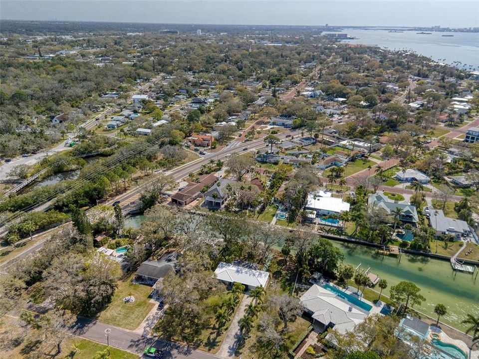 For Sale: $1,149,900 (2 beds, 2 baths, 1244 Square Feet)