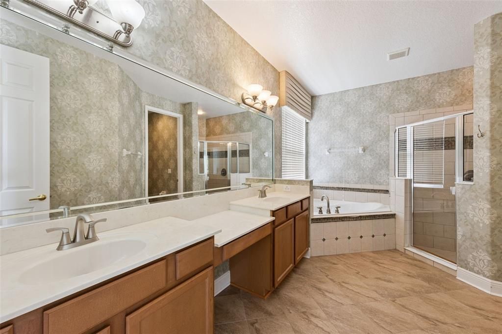 Activo con contrato: $674,990 (4 camas, 3 baños, 2663 Pies cuadrados)