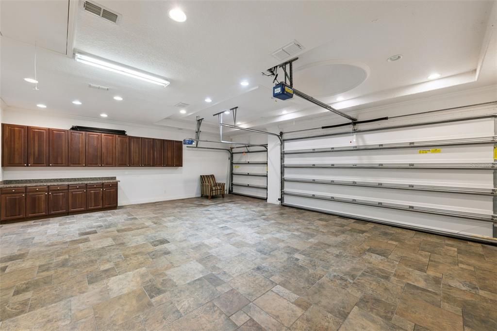 Activo con contrato: $674,990 (4 camas, 3 baños, 2663 Pies cuadrados)